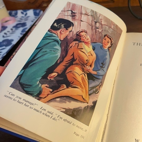 CHALET School Reunion, first edition with reproduction cover 1963 - Picture 2 of 9